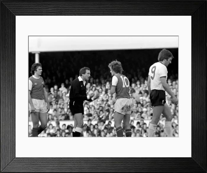 Framed Print : Division One Football 1980 / 81 Season. Arsenal v Liverpool, Highbury Framed Print : Division One Football 1980 / 81 Season. Arsenal v Liverpool, Highbury