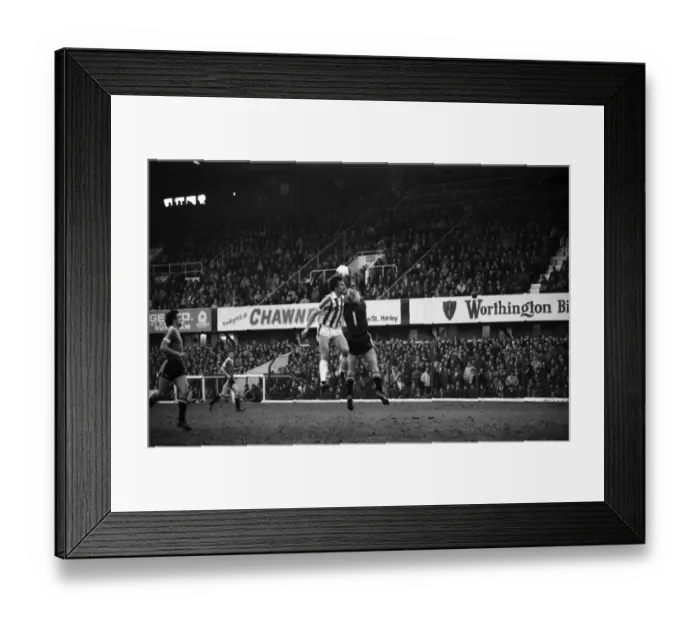 Framed Print : English League Division One match. Stoke City 0 v Manchester United 3