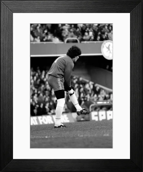 Framed Print : Division Two Football 1980 / 81 Season. Chelsea v Swansea, Stamford Bridge Framed Print : Division Two Football 1980 / 81 Season. Chelsea v Swansea, Stamford Bridge