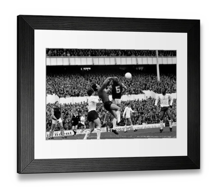 Framed Print : Division One Football 1980  /  81 Season. Tottenham Hotspur v Aston Villa, White Hart Lane