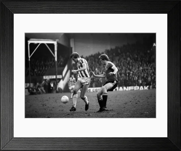 Framed Print : English League Division One match. Stoke City 0 v Manchester United 3 Framed Print : English League Division One match. Stoke City 0 v Manchester United 3