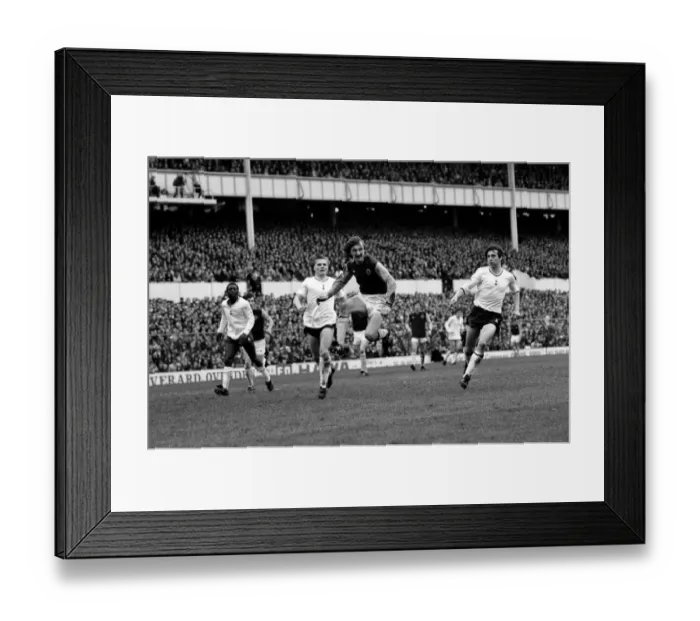 Framed Print : Division One Football 1980 / 81 Season. Tottenham Hotspur v Aston Villa, White Hart Lane Framed Print : Division One Football 1980 / 81 Season. Tottenham Hotspur v Aston Villa, White Hart Lane