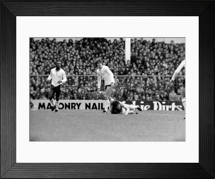 Framed Print : Division One Football 1980  /  81 Season. Tottenham Hotspur v Aston Villa, White Hart Lane