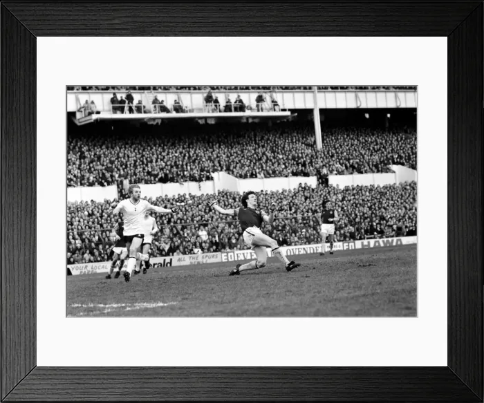 Framed Print : Division One Football 1980 / 81 Season. Tottenham Hotspur v Aston Villa, White Hart Lane Framed Print : Division One Football 1980 / 81 Season. Tottenham Hotspur v Aston Villa, White Hart Lane