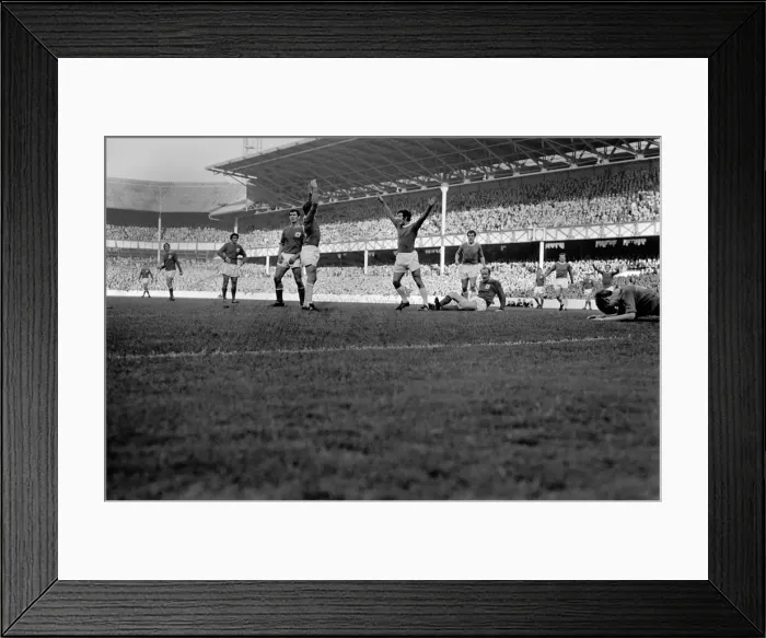 Framed Print : Sport. Football. Everton v. Nottingham Forest. Action from the match Framed Print : Sport. Football. Everton v. Nottingham Forest. Action from the match