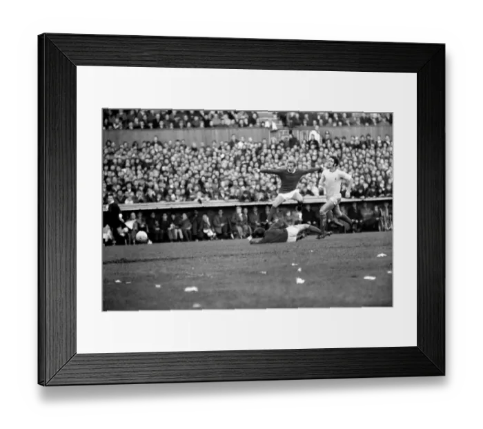 Framed Print : English League Division One match at Highfield Road Coventry City 1 v Manchester Framed Print : English League Division One match at Highfield Road Coventry City 1 v Manchester