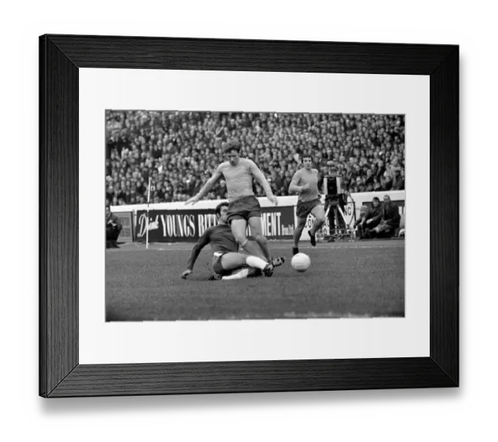 Framed Print : English League Division One match at Stamford Bridge Chelsea 1 v Everton 1 Framed Print : English League Division One match at Stamford Bridge Chelsea 1 v Everton 1