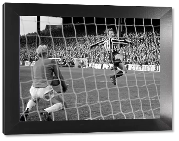 Burnley v. Newcastle. A great effort from Newcastle winger Bryan Robson as he flies