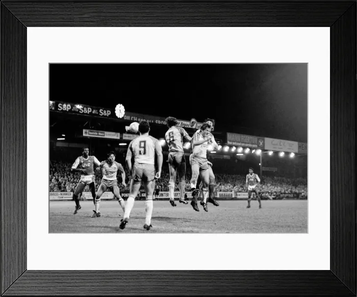 Framed Print : Norwich City 1 v. Arsenal 1. Division One Football. December 1986 LF21-17-058