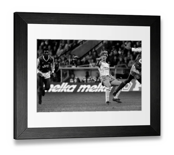 Framed Print : Norwich City 1 v. Arsenal 1. Division One Football. December 1986 LF21-17-056