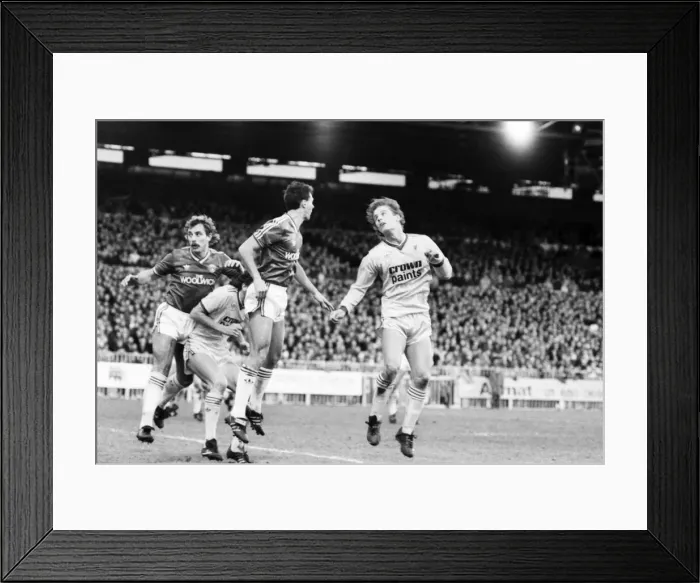 Framed Print : Charlton 0 v. Liverpool 0. Division One Football. December 1986 LF21-21-044 Framed Print : Charlton 0 v. Liverpool 0. Division One Football. December 1986 LF21-21-044