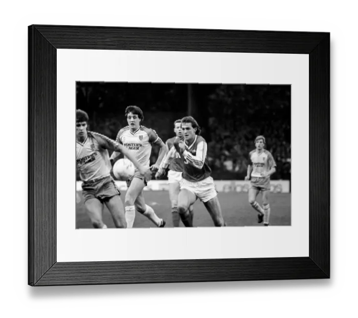 Framed Print : Norwich City 1 v. Arsenal 1. Division One Football. December 1986 LF21-17-015 Framed Print : Norwich City 1 v. Arsenal 1. Division One Football. December 1986 LF21-17-015
