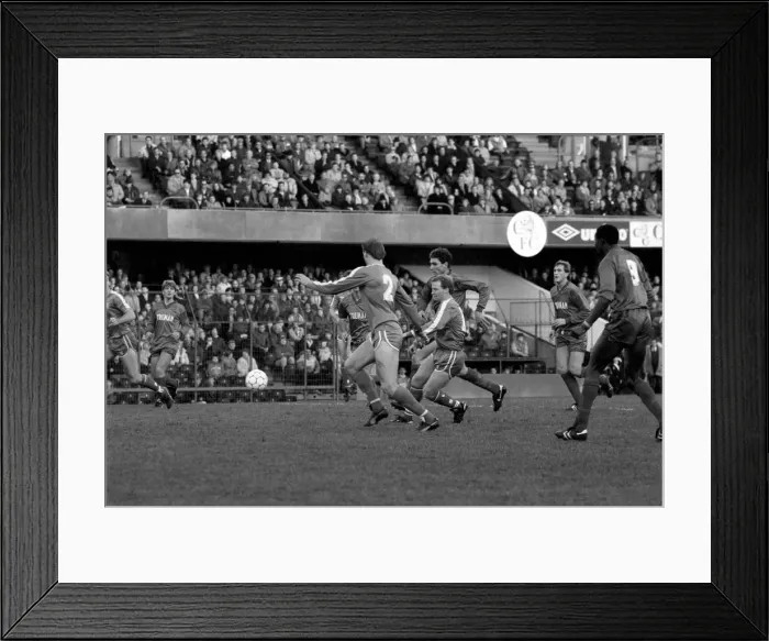 Framed Print : Chelsea 0 v. Wimbledon 4. Division One Football. December 1986 LF21-12-091 Framed Print : Chelsea 0 v. Wimbledon 4. Division One Football. December 1986 LF21-12-091