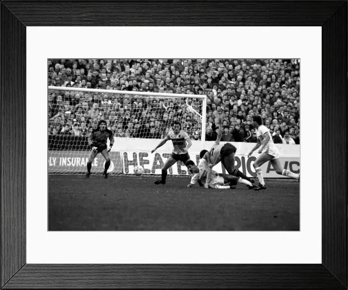Framed Print : Watford 2 v. Liverpool 0. Division One Football. December 1986 LF21-14