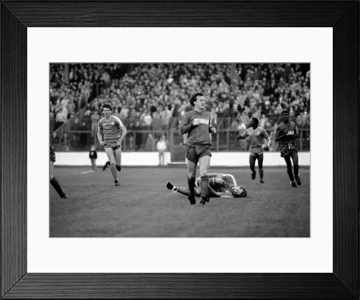 Framed Print : Chelsea 0 v. Wimbledon 4. Division One Football. December 1986 LF21-12-076 Framed Print : Chelsea 0 v. Wimbledon 4. Division One Football. December 1986 LF21-12-076