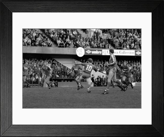 Framed Print : Chelsea 0 v. Wimbledon 4. Division One Football. December 1986 LF21-12-092 Framed Print : Chelsea 0 v. Wimbledon 4. Division One Football. December 1986 LF21-12-092