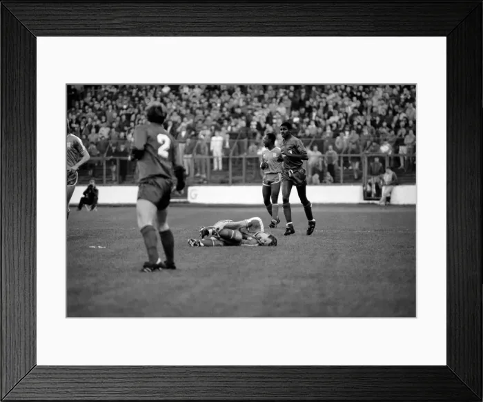 Framed Print : Chelsea 0 v. Wimbledon 4. Division One Football. December 1986 LF21-12-075