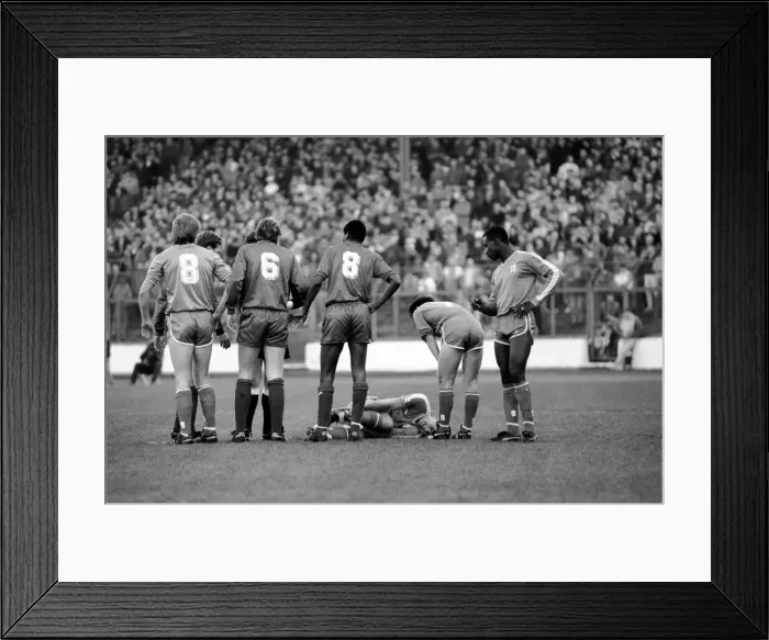 Framed Print : Chelsea 0 v. Wimbledon 4. Division One Football. December 1986 LF21-12-086
