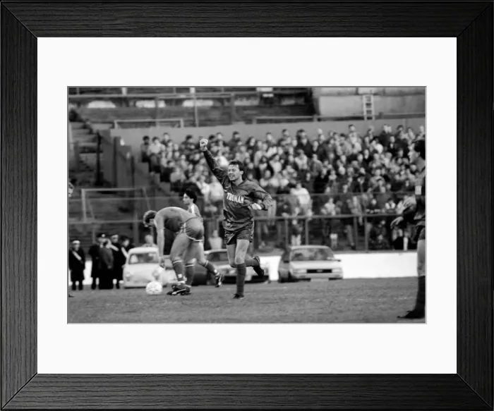 Framed Print : Chelsea 0 v. Wimbledon 4. Division One Football. December 1986 LF21-12-122 Framed Print : Chelsea 0 v. Wimbledon 4. Division One Football. December 1986 LF21-12-122