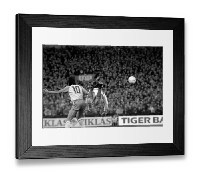 Framed Print : Norwich City 1 v. Arsenal 1. Division One Football. December 1986 LF21-17-001 Framed Print : Norwich City 1 v. Arsenal 1. Division One Football. December 1986 LF21-17-001