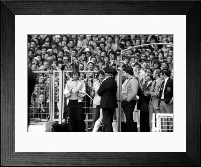 Framed Print : F. A. Cup Final. Manchester City 1 v. Tottenham Hotspur 1. May 1981 MF02-30-090 Framed Print : F. A. Cup Final. Manchester City 1 v. Tottenham Hotspur 1. May 1981 MF02-30-090