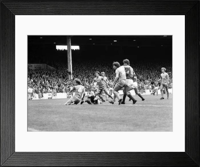 Framed Print : English League Division Two match at Maine Road Manchester City 3 v Barnsley 2 Framed Print : English League Division Two match at Maine Road Manchester City 3 v Barnsley 2