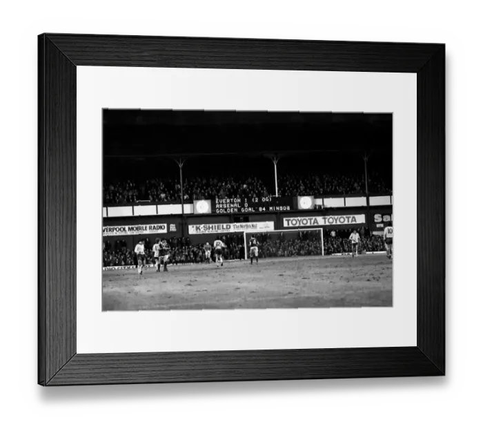 Framed Print : Everton 2 v. Arsenal 0. F. A Cup. January 1981 MF01-01-040 Framed Print : Everton 2 v. Arsenal 0. F. A Cup. January 1981 MF01-01-040
