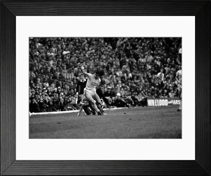 Framed Print : Division One Football 1985 / 86 Season. Arsenal v Liverpool, Highbury Framed Print : Division One Football 1985 / 86 Season. Arsenal v Liverpool, Highbury