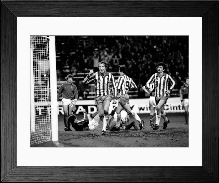 Framed Print : Sheffield Wednesday 4 v. Bristol Rovers 1. Division Two Football. MF01-10-016 Framed Print : Sheffield Wednesday 4 v. Bristol Rovers 1. Division Two Football. MF01-10-016