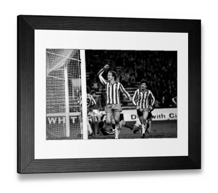 Framed Print : Sheffield Wednesday 4 v. Bristol Rovers 1. Division Two Football. MF01-10-004 Framed Print : Sheffield Wednesday 4 v. Bristol Rovers 1. Division Two Football. MF01-10-004