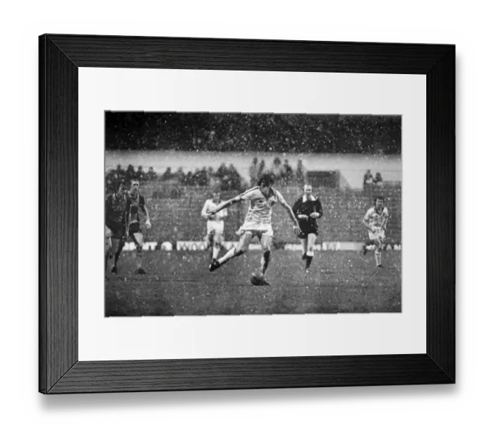 Framed Print : Leeds United 0 v. Southampton 3. Division One Football. January 1981 MF01-07-041 Framed Print : Leeds United 0 v. Southampton 3. Division One Football. January 1981 MF01-07-041