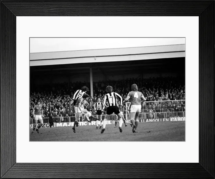 Framed Print : Wrexham 0 v. Newcastle 0. Division Two Football. January 1981 MF01-09-041 Framed Print : Wrexham 0 v. Newcastle 0. Division Two Football. January 1981 MF01-09-041
