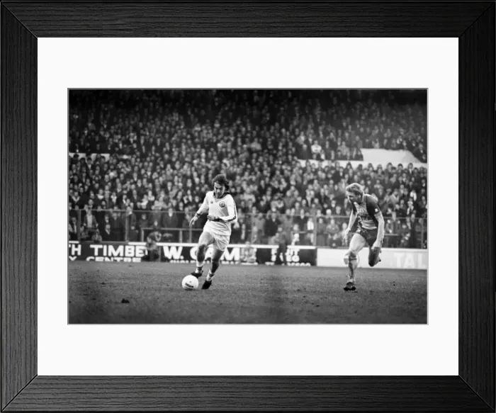 Framed Print : Leeds United 0 v. Southampton 3. Division One Football. January 1981 MF01-07-032 Framed Print : Leeds United 0 v. Southampton 3. Division One Football. January 1981 MF01-07-032