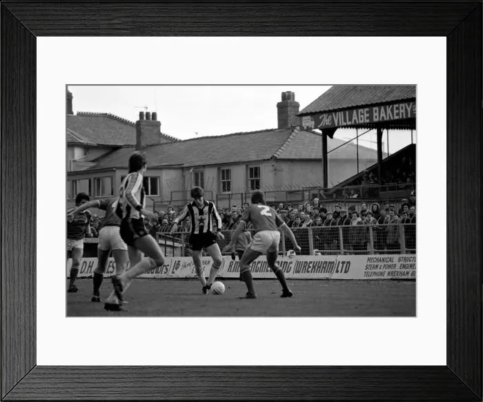 Framed Print : Wrexham 0 v. Newcastle 0. Division Two Football. January 1981 MF01-09-033 Framed Print : Wrexham 0 v. Newcastle 0. Division Two Football. January 1981 MF01-09-033