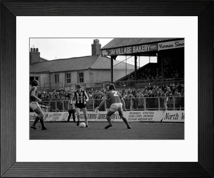 Framed Print : Wrexham 0 v. Newcastle 0. Division Two Football. January 1981 MF01-09-032 Framed Print : Wrexham 0 v. Newcastle 0. Division Two Football. January 1981 MF01-09-032