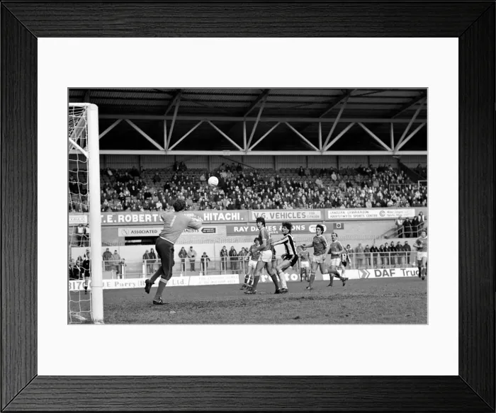 Framed Print : Wrexham 0 v. Newcastle 0. Division Two Football. January 1981 MF01-09-008 Framed Print : Wrexham 0 v. Newcastle 0. Division Two Football. January 1981 MF01-09-008
