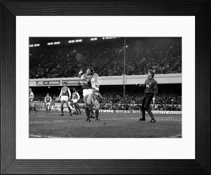 Framed Print : Division One Football 1985  /  86 Season. Arsenal v. Queens Park Rangers, Highbury