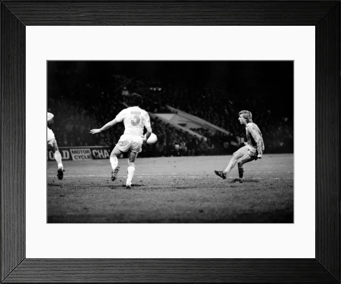 Framed Print : Manchester City 4 v. Crystal Palace 0. F. A Cup Football. January 1981 MF01-03-026