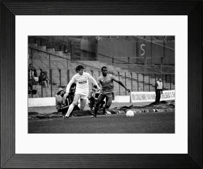 Framed Print : Division One Football 1985 / 86 Season. Chelsea v. Tottenham Hotspur, Stamford Bridge Framed Print : Division One Football 1985 / 86 Season. Chelsea v. Tottenham Hotspur, Stamford Bridge