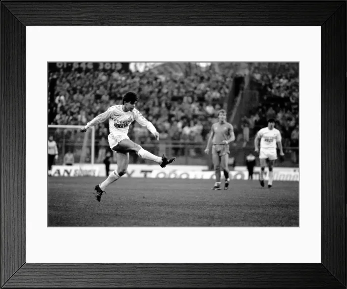 Framed Print : Division One Football 1985 / 86 Season. Chelsea v. Tottenham Hotspur, Stamford Bridge Framed Print : Division One Football 1985 / 86 Season. Chelsea v. Tottenham Hotspur, Stamford Bridge