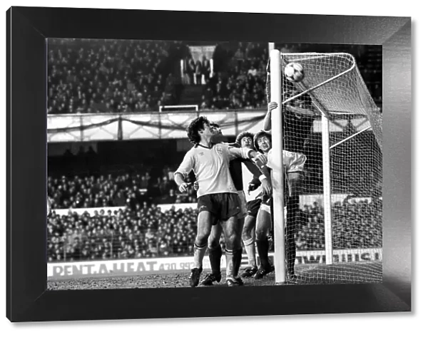Everton 2 v. Arsenal 0. F. A Cup. January 1981 MF01-01-038