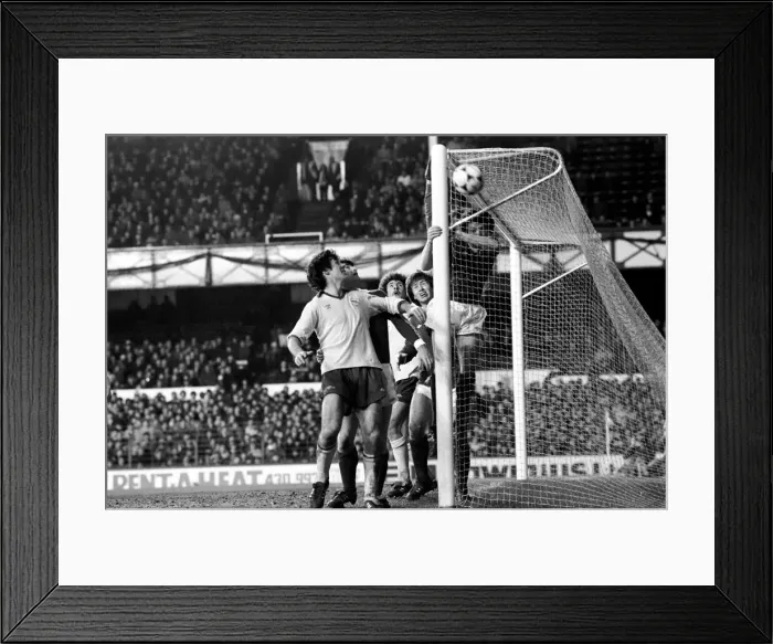 Framed Print : Everton 2 v. Arsenal 0. F. A Cup. January 1981 MF01-01-038