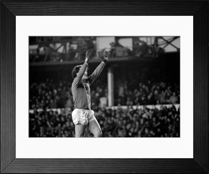 Framed Print : Everton 2 v. Arsenal 0. F. A Cup. January 1981 MF01-01-013 Framed Print : Everton 2 v. Arsenal 0. F. A Cup. January 1981 MF01-01-013