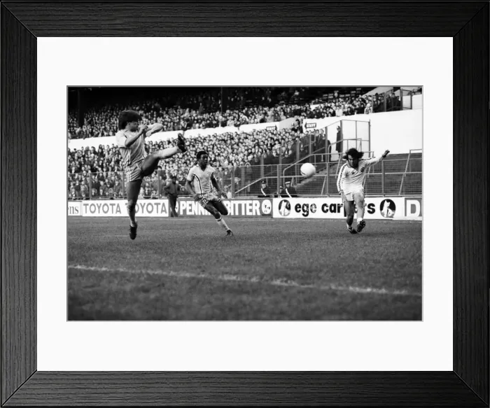 Framed Print : Leeds United 1 v. Coventry 1. F. A Cup. January 1981 MF01-02-055 Framed Print : Leeds United 1 v. Coventry 1. F. A Cup. January 1981 MF01-02-055