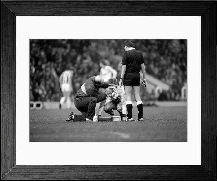 Framed Print : Division One Football 1985  /  86 Season. West Bromwich Albion v Arsenal, The Hawthorn