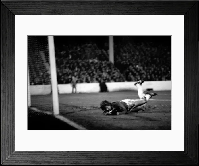 Framed Print : Manchester City 4 v. Crystal Palace 0. F. A Cup Football. January 1981 MF01-03-029 Framed Print : Manchester City 4 v. Crystal Palace 0. F. A Cup Football. January 1981 MF01-03-029