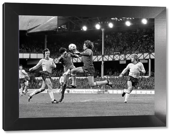 Everton 2 v. Arsenal 0. F. A Cup. January 1981 MF01-01-023