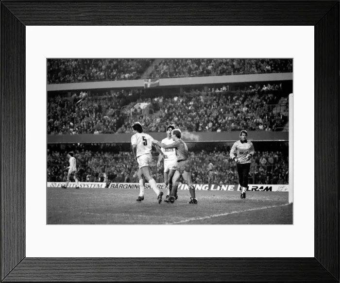 Framed Print : Division One Football 1985 / 86 Season. Chelsea v. Tottenham Hotspur, Stamford Bridge Framed Print : Division One Football 1985 / 86 Season. Chelsea v. Tottenham Hotspur, Stamford Bridge