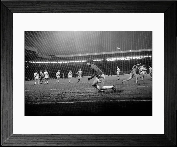 Framed Print : Manchester City 4 v. Crystal Palace 0. F. A Cup Football. January 1981 MF01-03-001 Framed Print : Manchester City 4 v. Crystal Palace 0. F. A Cup Football. January 1981 MF01-03-001