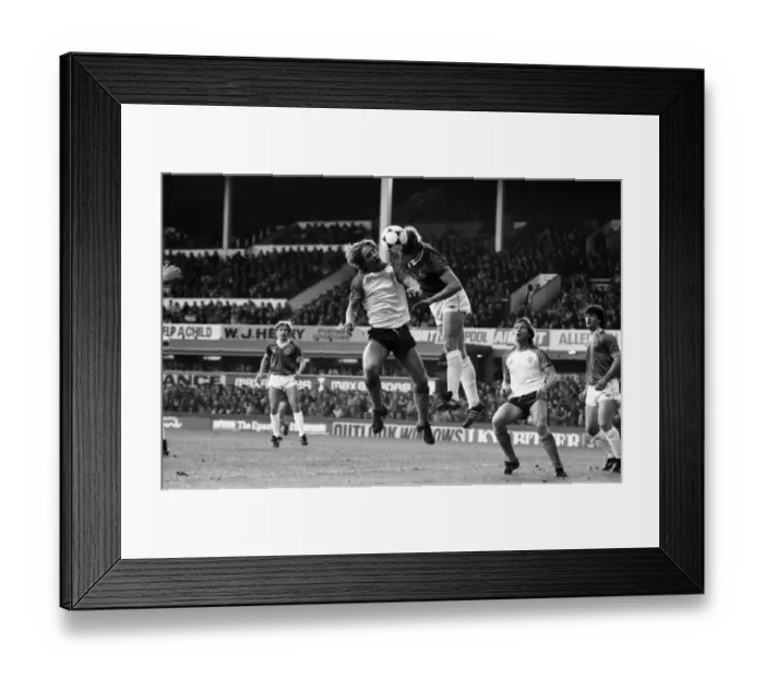 Framed Print : English League Division One match at Goodison Park Everton 5 v Luton Town 0 Framed Print : English League Division One match at Goodison Park Everton 5 v Luton Town 0